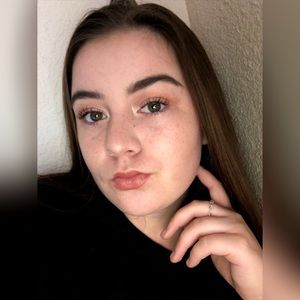 Meet your Posher, Daphne